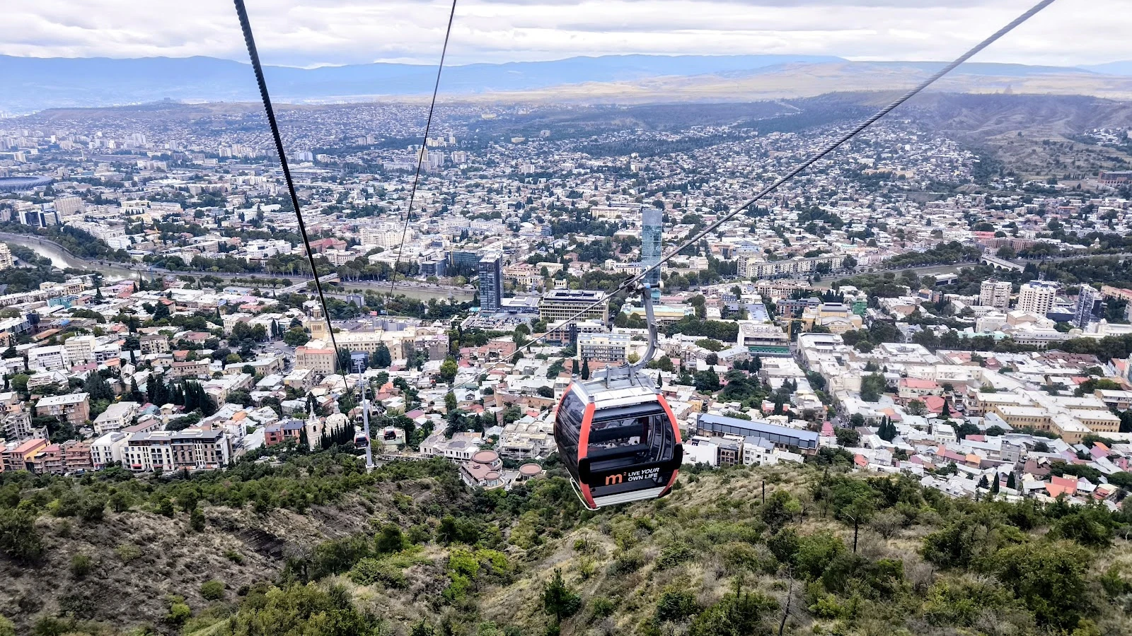 Family car rental Tbilisi 7 seater driving to Kakheti wine region